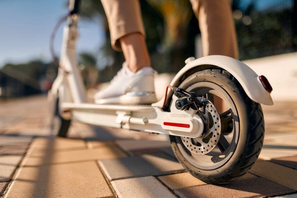 Pourquoi adopter des trottinettes électriques légères ?