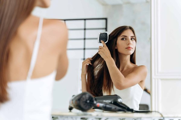 Magazine astuce : Conseils pour entretenir vos cheveux quotidiennement