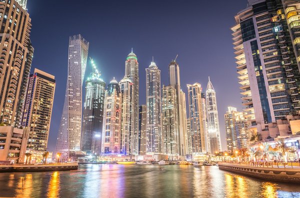 Quels avantages offre le Dubai Pass pour les touristes explorant Dubaï ?